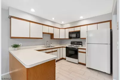 6 Elm Ter, Raritan Township, NJ 08822 - Photo 8