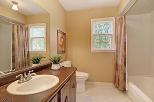 22 Valley View Dr, East Hanover Township, NJ 07936 - Photo 16