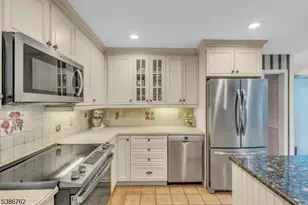 23 Hunters Trail, Warren Township, NJ 07059 - Photo 6