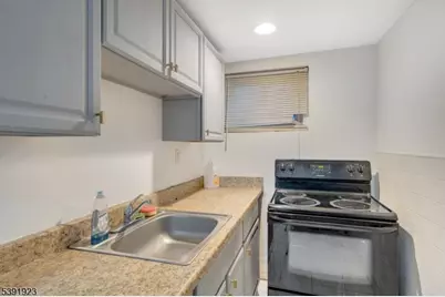 131 Park Pl, Passaic, NJ 07055 - Photo 32