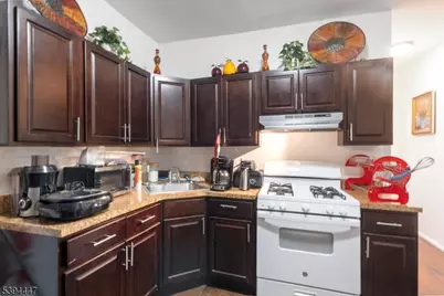 552 Norwood St, East Orange, NJ 07018 - Photo 6