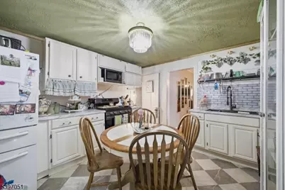 451 Pursel St, Phillipsburg, NJ 08865 - Photo 12