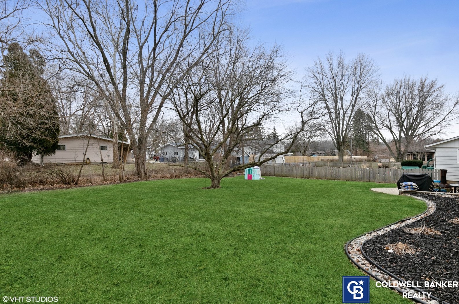 414 Fairmont Dr, Dekalb, IL 60115-2336