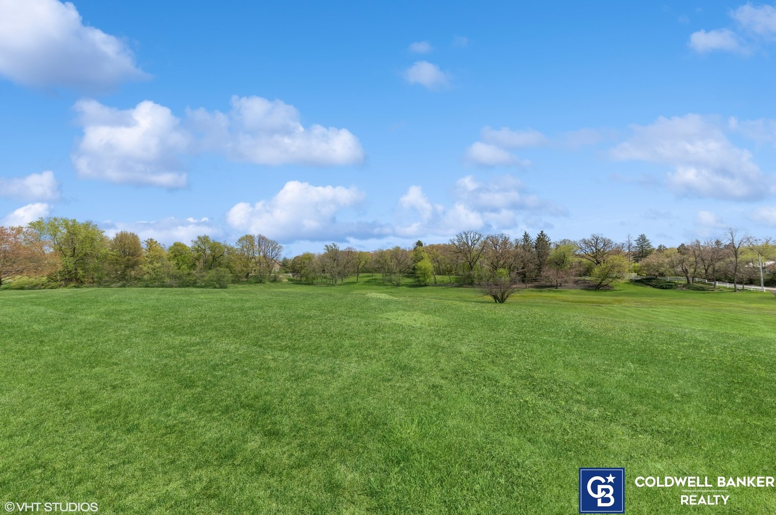 40 Ridge Rd, Hoffman Estates IL  60010-2604 exterior