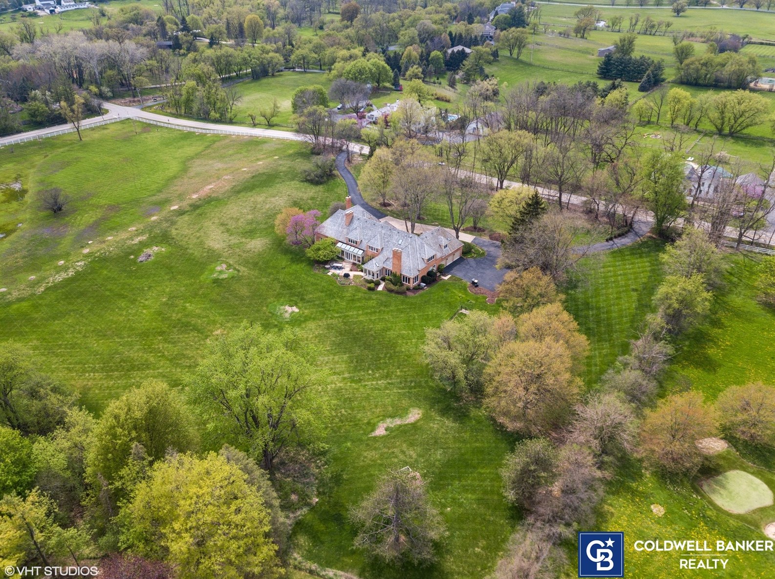 40 Ridge Rd, Hoffman Estates IL  60010-2604 exterior