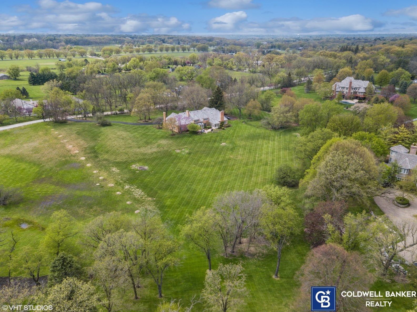 40 Ridge Rd, Hoffman Estates IL  60010-2604 exterior