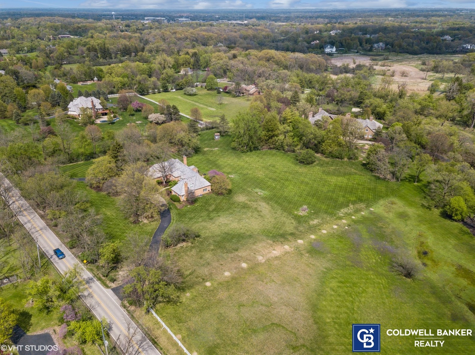 40 Ridge Rd, Hoffman Estates IL  60010-2604 exterior