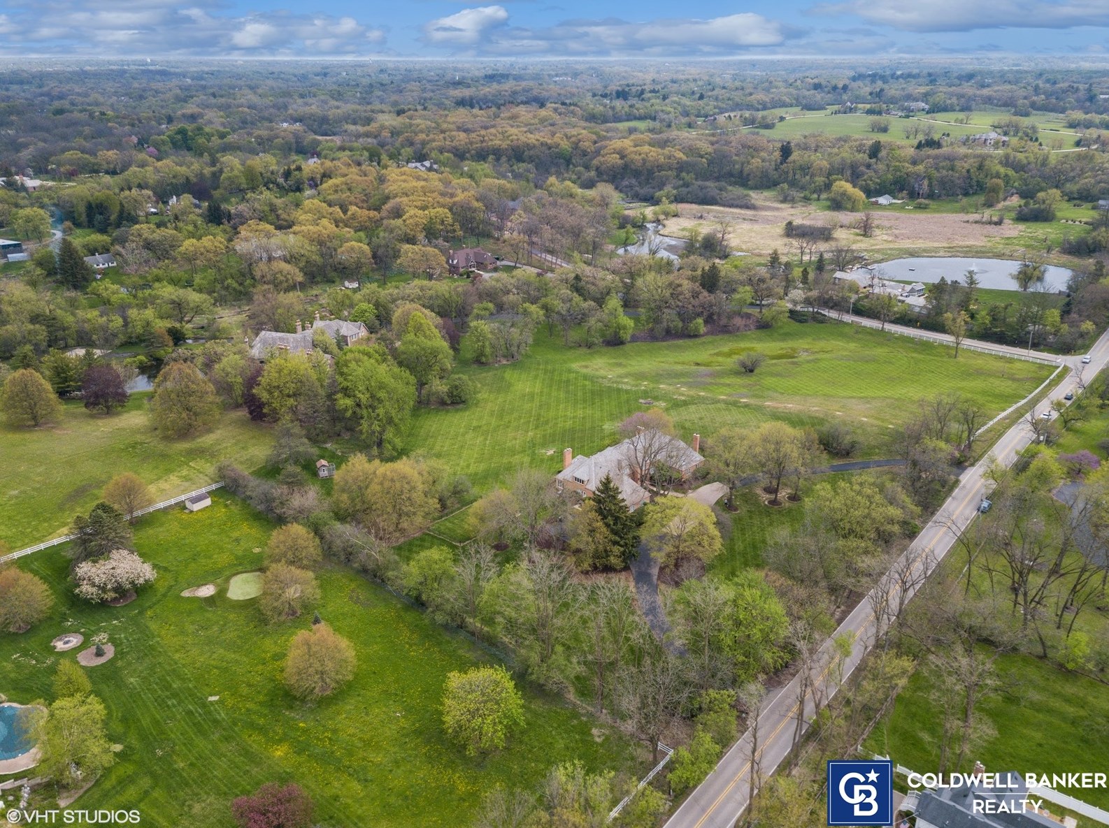 40 Ridge Rd, Hoffman Estates IL  60010-2604 exterior