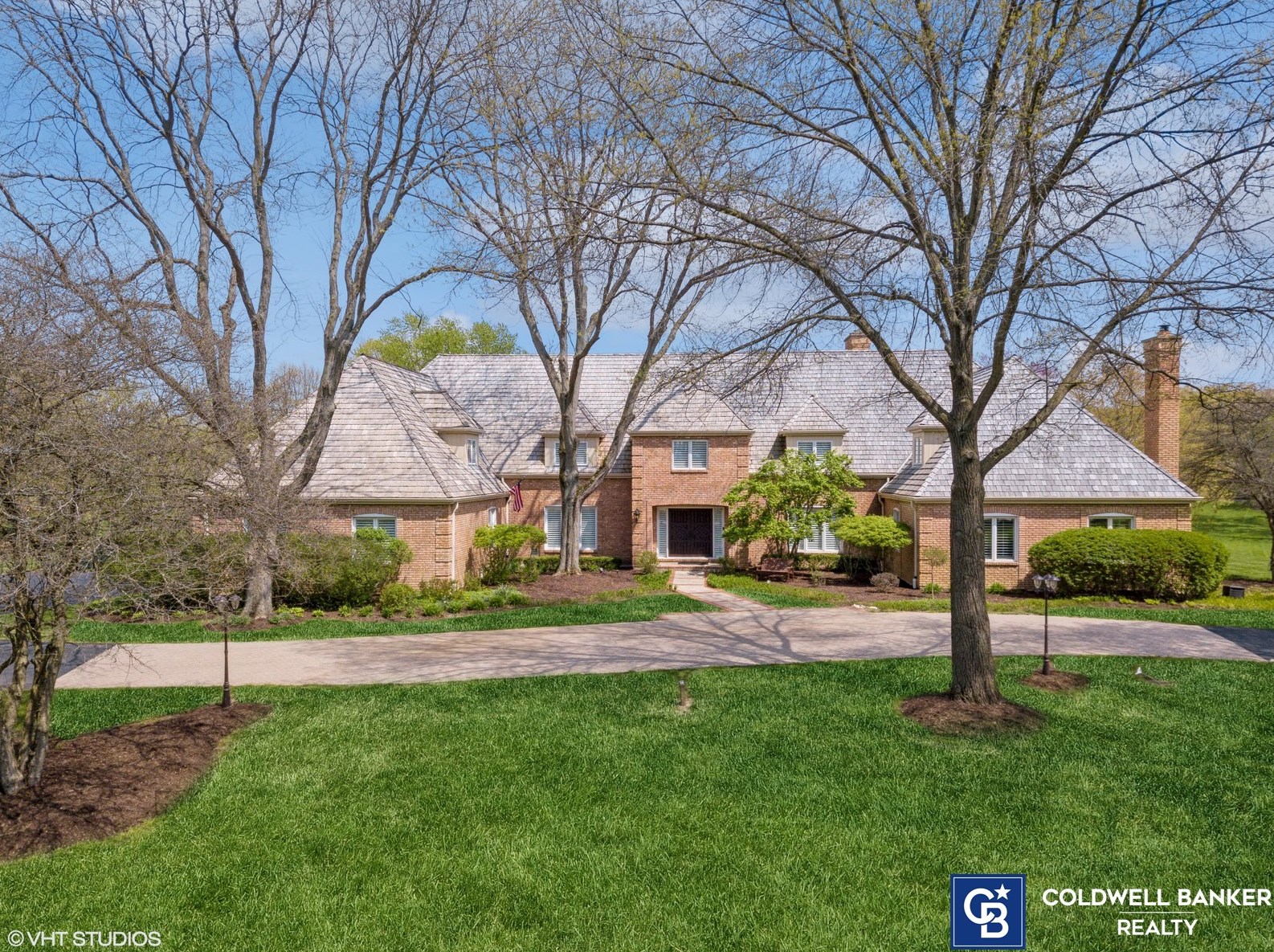 40 Ridge Rd, Hoffman Estates IL  60010-2604 exterior