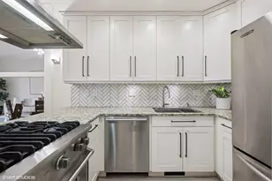 1881 N Poe St, Chicago, IL 60614 - Photo 8