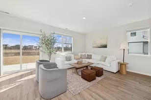 1008 Bristol Ct, Gilberts, IL 60136 - Photo 4