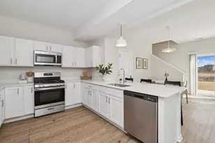 1014 Bristol Ct, Gilberts, IL 60136 - Photo 8