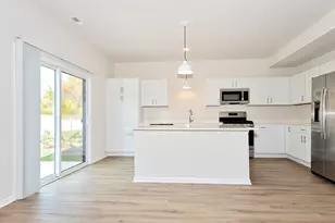 1016 Bristol Ct, Gilberts, IL 60136 - Photo 4