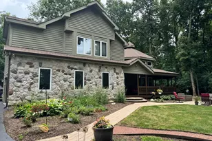 201 Lindsey Ave, Grayslake, IL 60030 - Photo 1