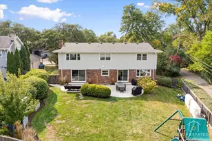 1285 Warwick Ct, Deerfield, IL 60015 - Photo 14