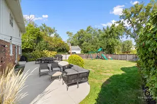 1285 Warwick Ct, Deerfield, IL 60015 - Photo 16