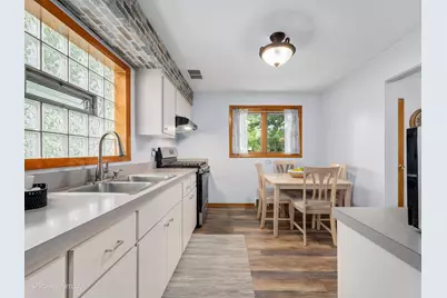 [Address not provided], La Grange, IL 60525 - Photo 8