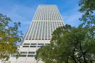 180 E Pearson St, Chicago, IL 60611 - Photo 2