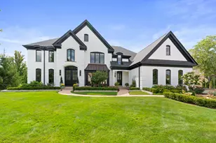 39W795 Goldenrod Dr, Saint Charles, IL 60175 - Photo 2