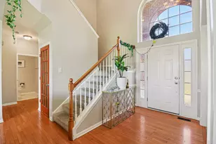 8 Forsythia Ct, Bolingbrook, IL 60490 - Photo 4