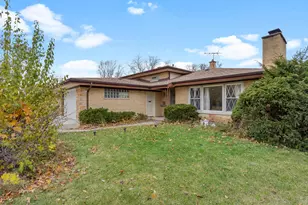 217 Finsbury Ln, La Grange Park, IL 60526 - Photo 2