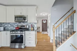 8035 Anne Dr, Orland Park, IL 60462 - Photo 12