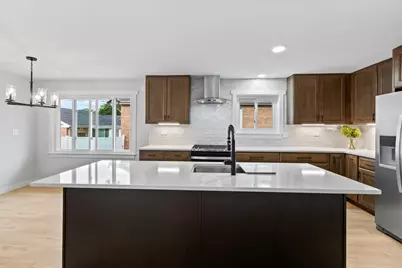 10206 S Saint Louis Avenue, Evergreen Park, IL 60805 - Photo 12