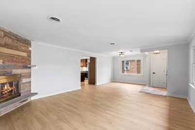 10206 S Saint Louis Avenue, Evergreen Park, IL 60805 - Photo 6