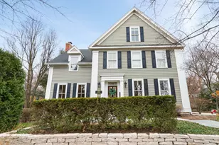 146 Franklin St, Geneva, IL 60134 - Photo 1