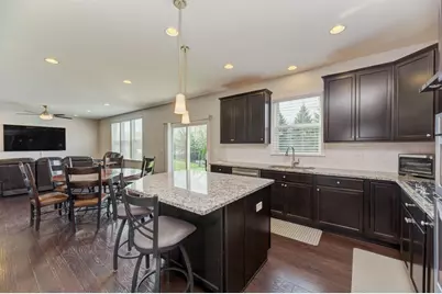 8288 Mulberry Drive, Woodridge, IL 60517 - Photo 16