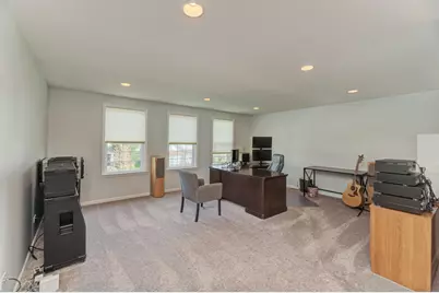 8288 Mulberry Drive, Woodridge, IL 60517 - Photo 12