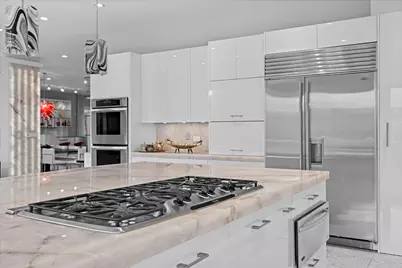 920 Saint Stephens Green, Oak Brook, IL 60523 - Photo 20