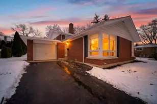 [Address not provided], Naperville, IL 60540 - Photo 4