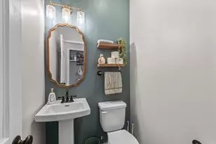 1202 Carey Dr, McHenry, IL 60050 - Photo 4