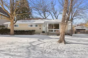 1036 Warrington Rd, Deerfield, IL 60015 - Photo 2
