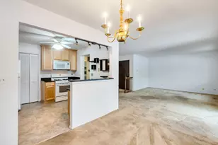 206 Blossom Ct, Buffalo Grove, IL 60089 - Photo 6