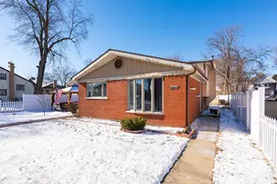 1864 Illinois St, Des Plaines, IL 60018 - Photo 2