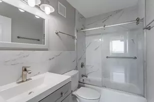 [Address not provided], Oak Brook, IL 60523 - Photo 20