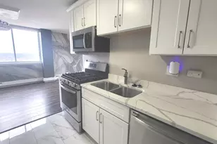 [Address not provided], Oak Brook, IL 60523 - Photo 10