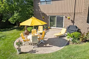 2439 N Windsor Dr, Arlington Heights, IL 60004 - Photo 34