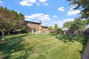 2439 N Windsor Dr, Arlington Heights, IL 60004 - Photo 24