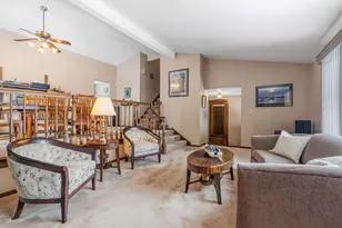 2439 N Windsor Dr, Arlington Heights, IL 60004 - Photo 6