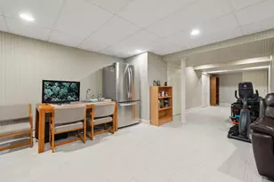 719 Midwest Club Pkwy, Oak Brook, IL 60523 - Photo 28