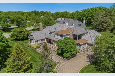 719 Midwest Club Parkway, Oak Brook, IL 60523 - Photo 2