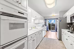 [Address not provided], Buffalo Grove, IL 60089 - Photo 8