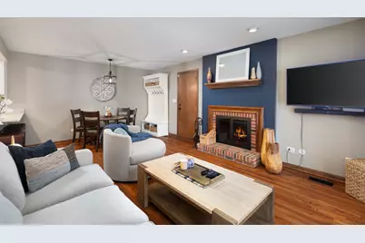 2062 Creekside Drive, Wheaton, IL 60189 - Photo 10