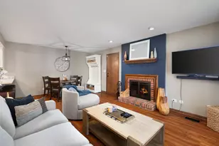 2062 Creekside Dr, Wheaton, IL 60189 - Photo 10