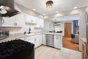 2062 Creekside Dr, Wheaton, IL 60189 - Photo 20