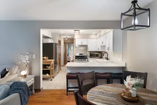 2062 Creekside Dr, Wheaton, IL 60189 - Photo 14