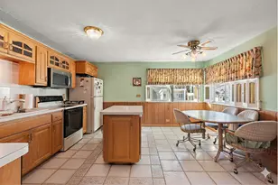 10008 Buell Ct, Oak Lawn, IL 60453 - Photo 6